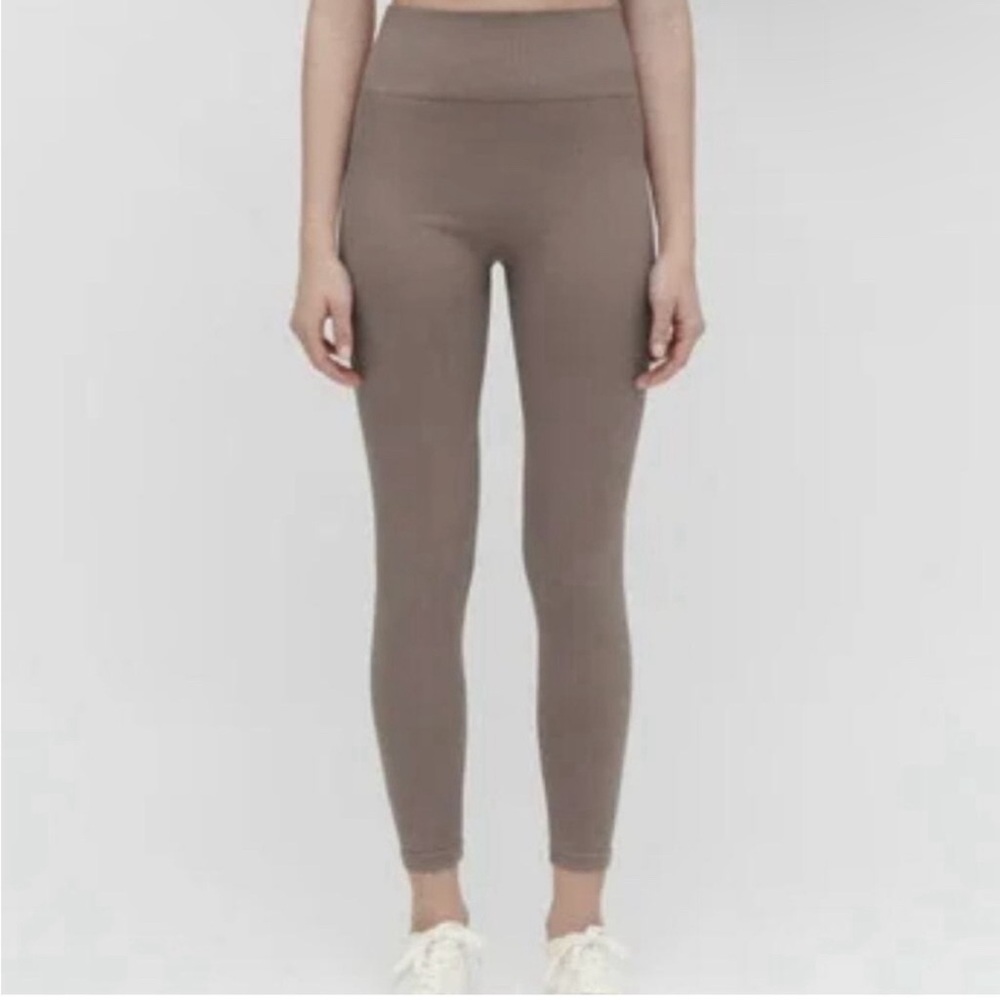 Cuyana stretch leggings in mushroom womens size S/M